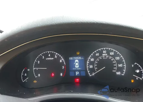 2009 Hyundai Genesis 4.6 z USA, uszkodzony, nr VIN KMHGC46F59U051875